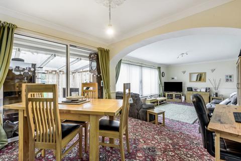 31 Home Close, Carterton, OX18 3GQ