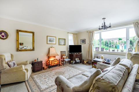 31 Home Close, Carterton, OX18 3GQ