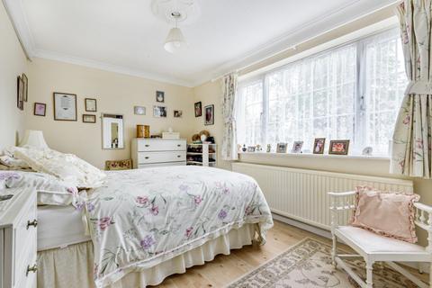 31 Home Close, Carterton, OX18 3GQ