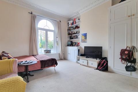 Studio to rent, Rosendale Road, London, SE21