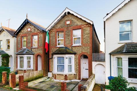 8 Gordon Road, Kingston Upon Thames, KT2 6BS