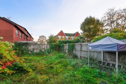8 Gordon Road, Kingston Upon Thames, KT2 6BS