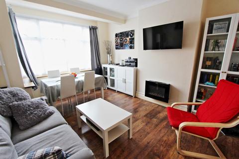 24 Farningham Road, London, N17 0PP