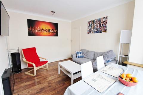24 Farningham Road, London, N17 0PP