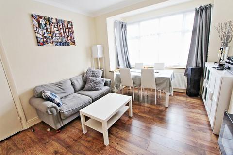 24 Farningham Road, London, N17 0PP