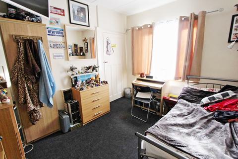 24 Farningham Road, London, N17 0PP