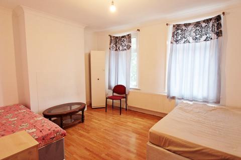 11 Durban Road, London, N17 8ED