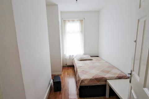 11 Durban Road, London, N17 8ED