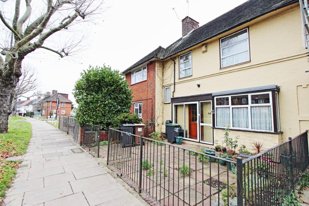 The Roundway, London, N17 3 bed house £460,000