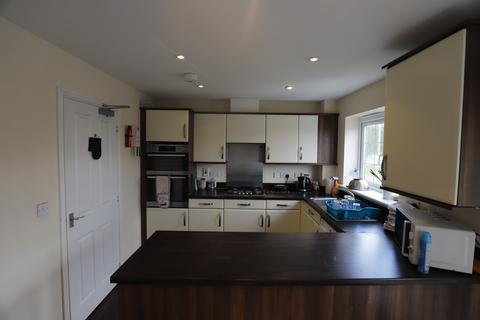 4 bedroom mews to rent - Galingale View, Newcastle-under-Lyme, ST5
