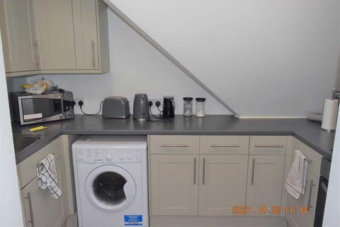 5 bedroom apartment to rent, Holdenhurst Road, Bournemouth, Bournemouth