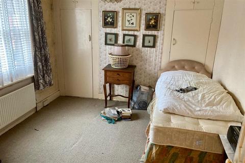 9 Ledbury Road, Reigate, RH2 9HN