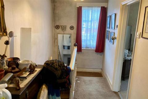 9 Ledbury Road, Reigate, RH2 9HN