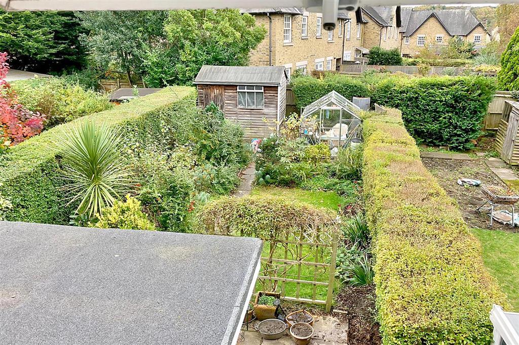 Ledbury Road, Reigate, Surrey 3 bed terraced house £600,000