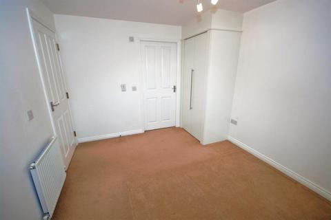 2 bedroom flat to rent, McDonald Street, Dunfermline, KY11