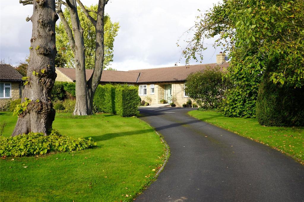 Woodland Close, Aston Somerville... 3 bed bungalow £675,000