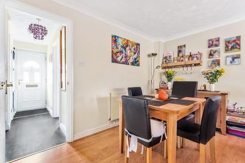 11a Braemar Close, Carterton, OX18 1TS