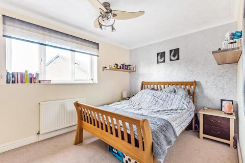 11a Braemar Close, Carterton, OX18 1TS