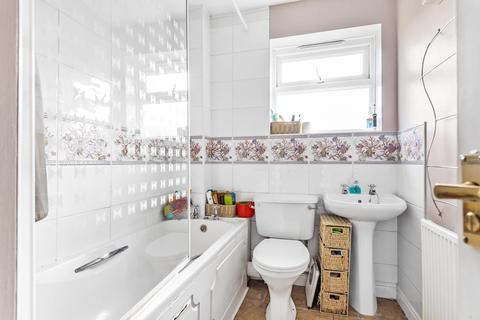11a Braemar Close, Carterton, OX18 1TS