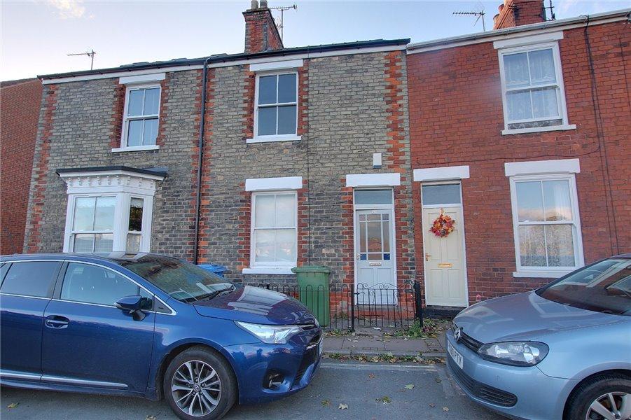 LONG LANE, BEVERLEY, HU17 0NH 2 bed terraced house £700 pcm (£162 pw)