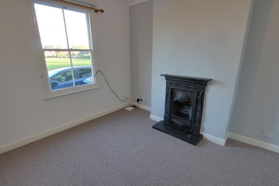 LONG LANE, BEVERLEY, HU17 0NH 2 bed terraced house £700 pcm (£162 pw)