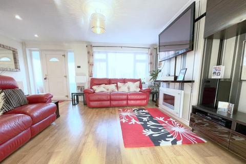 4 Frobisher Close, Ringwood, BH24 1UH