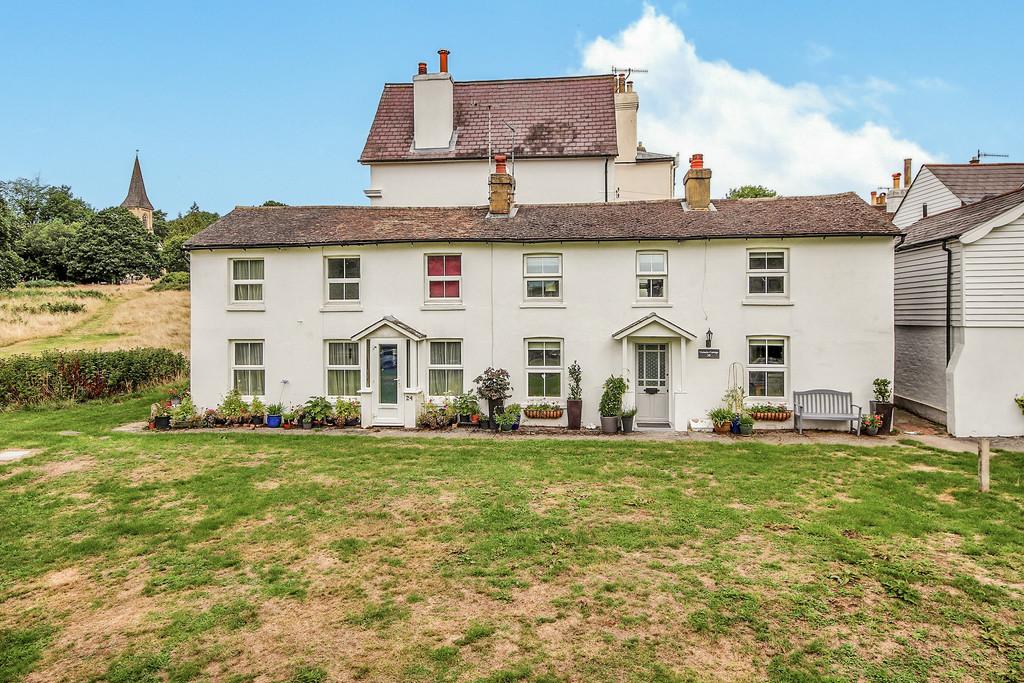 Victoria Road, SOUTHBOROUGH 3 bed cottage £1,700 pcm (£392 pw)