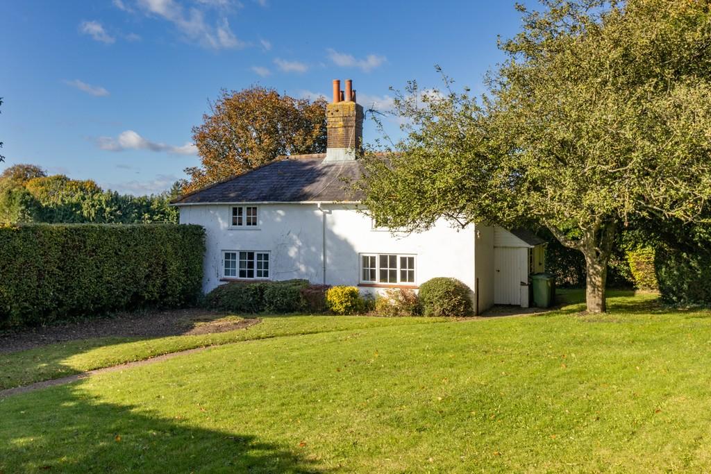 Parkside Lane, Ropley, Alresford 3 bed cottage £2,250 pcm (£519 pw)