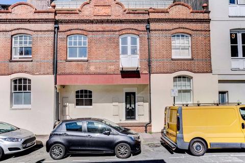 2 bedroom terraced house to rent, Foundry Street, Brighton, BN1