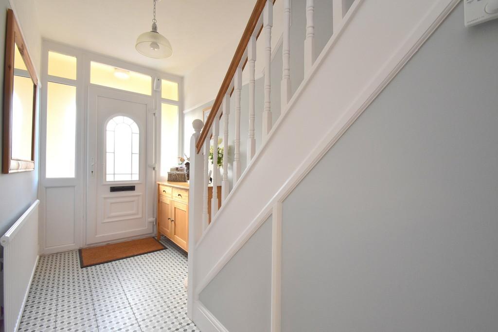 Ascot Drive, Ipswich IP3 9BX 3 bed semidetached house £275,000
