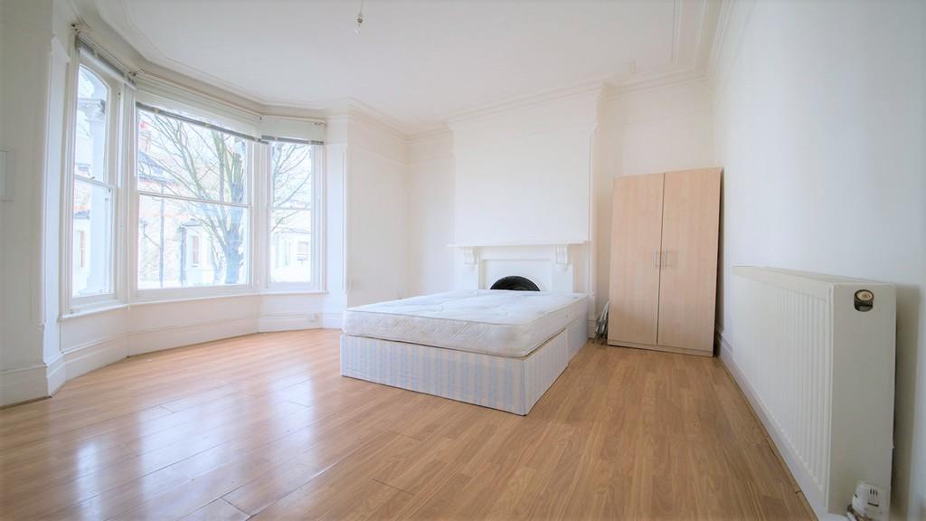 Corinne Road, Tufnell Park, London, N19 Studio to rent £1,100 pcm (£