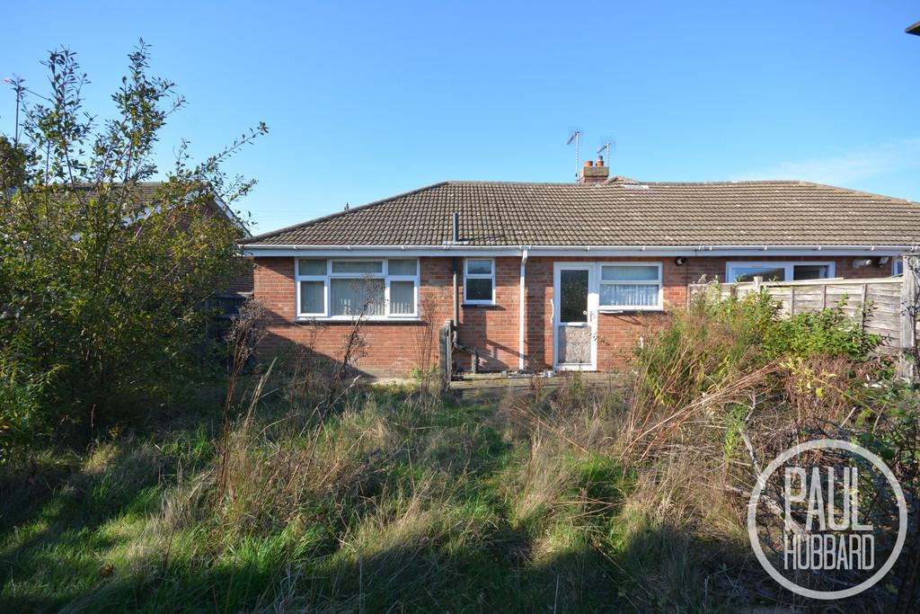 Higher Drive, Oulton Broad, Suffolk 2 bed semidetached bungalow £220,000