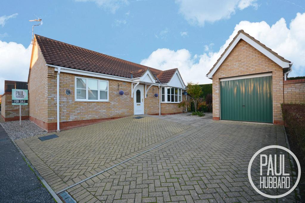 Aveling Way, Carlton Colville 2 bed detached bungalow £290,000