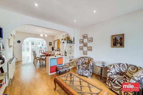 4 bedroom semi-detached house for sale, Holders Hill Road, London