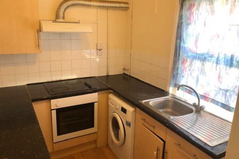 2 bedroom flat to rent, Portswood Road, Southampton