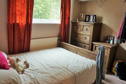 2 bedroom flat to rent, Henley Drive, Surrey GU16