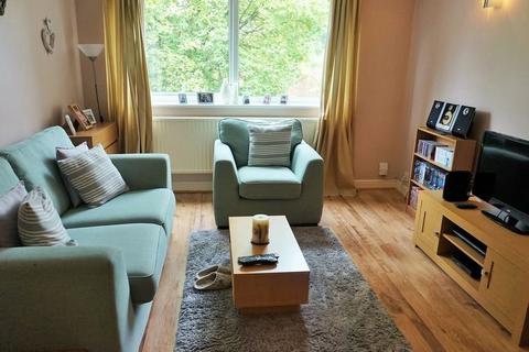 2 bedroom flat to rent, Henley Drive, Surrey GU16