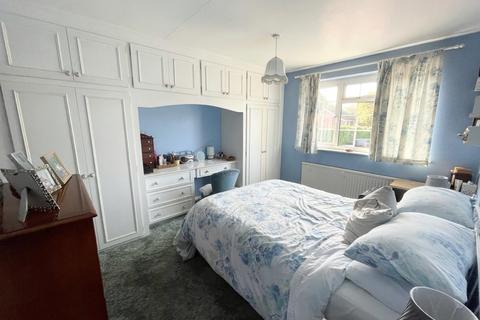 54 Gresham Way, Frimley Green, Camberley, GU16 6LZ