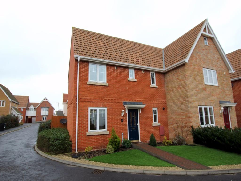 Hazel Close, DUNMOW, Essex 3 bed semidetached house £1,400 pcm (£323 pw)