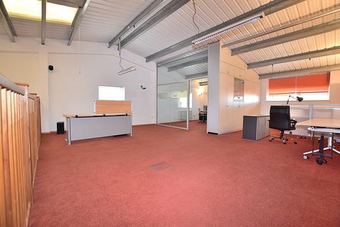 Property to rent - Station Road Industrial Estate, Brompton On Swale