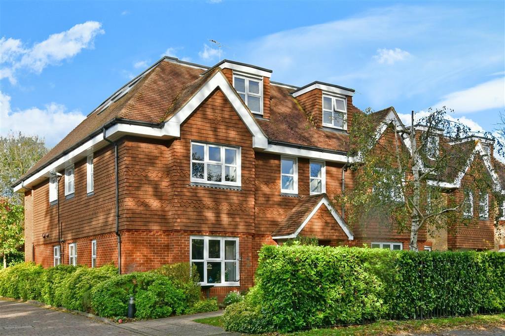 Church Road, Bookham, Leatherhead... 2 bed flat £325,000