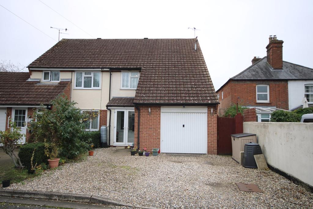 Greenham Road, Newbury, RG14 3 bed semidetached house £355,000