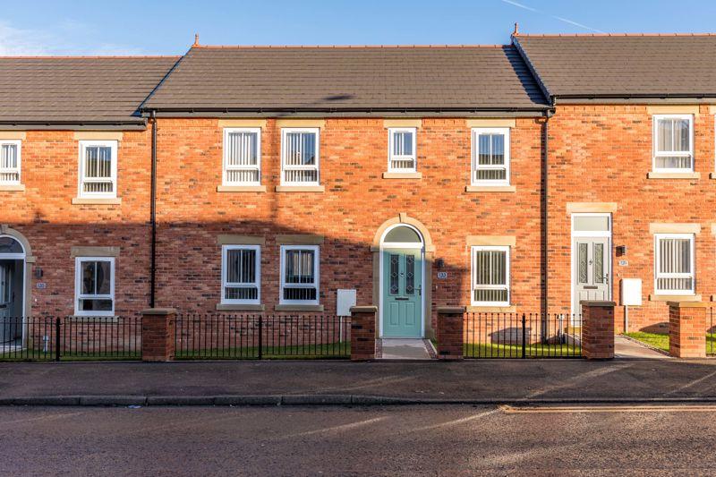 Preston Road, Standish, WN6 0NP 2 bed apartment £675 pcm (£156 pw)