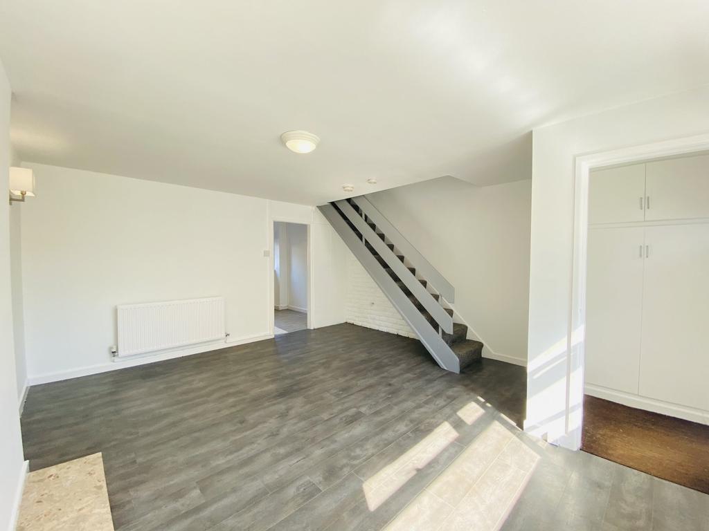 Howden Close, Reddish, Stockport, SK5 3 bed terraced house £900 pcm