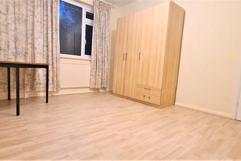 2 bedroom flat to rent, Alston Road, Barnet EN5