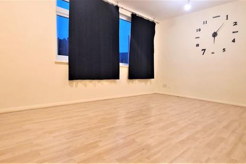 2 bedroom flat to rent, Alston Road, Barnet EN5