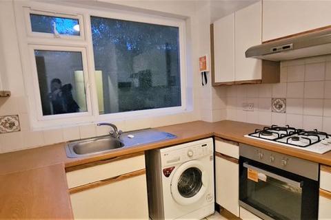 2 bedroom flat to rent, Alston Road, Barnet EN5