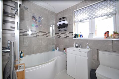 21 Adelaide Gardens, Minster On Sea, Sheerness, ME12 3HN