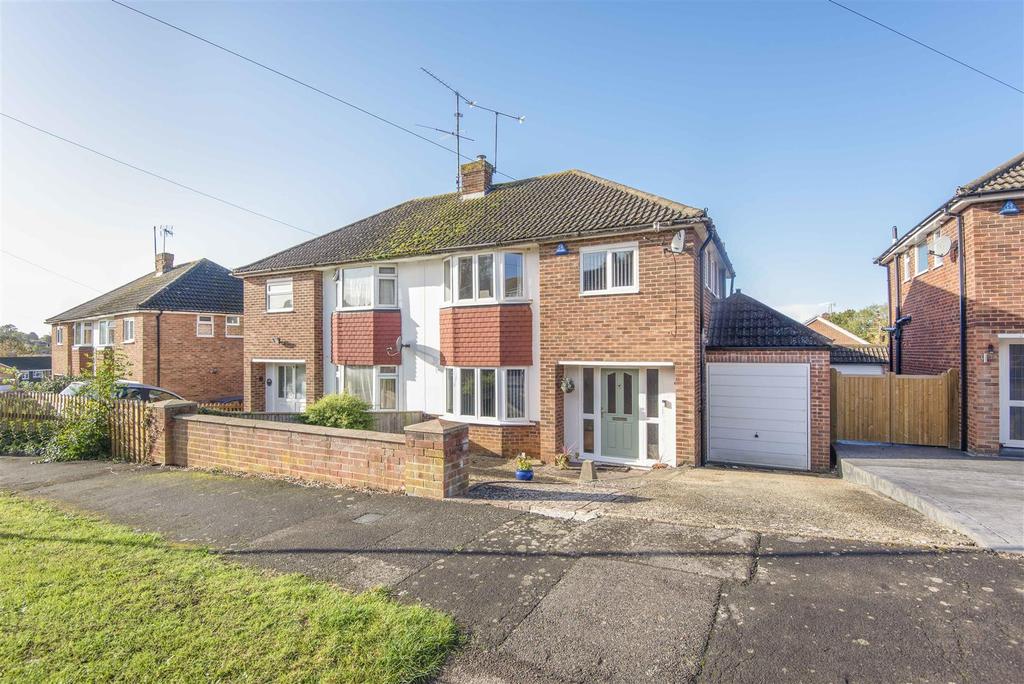 Elmstone Drive, Tilehurst, Reading, RG31 4 bed semidetached house £