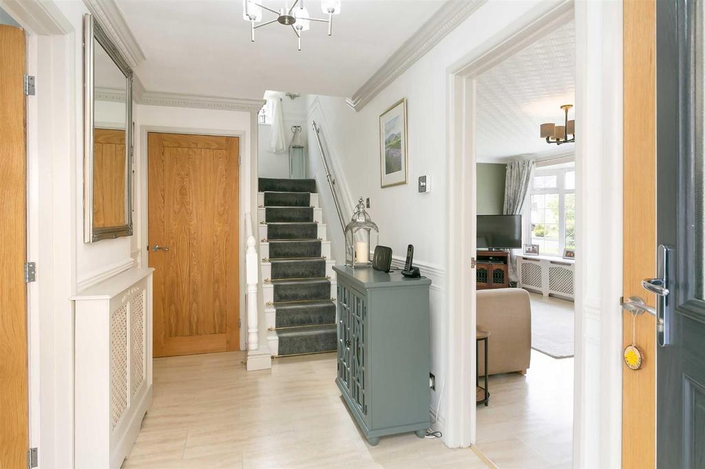 Huntsmans Lane, Stamford Bridge 4 bed detached house £435,000